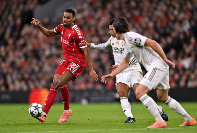 欧冠利物浦1-0送皇马欧冠首败，麦卡利斯特一击制胜，萨拉赫低迷